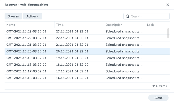 After clicking on Recover, a list of available snapshots of the selected shared folder is displayed.